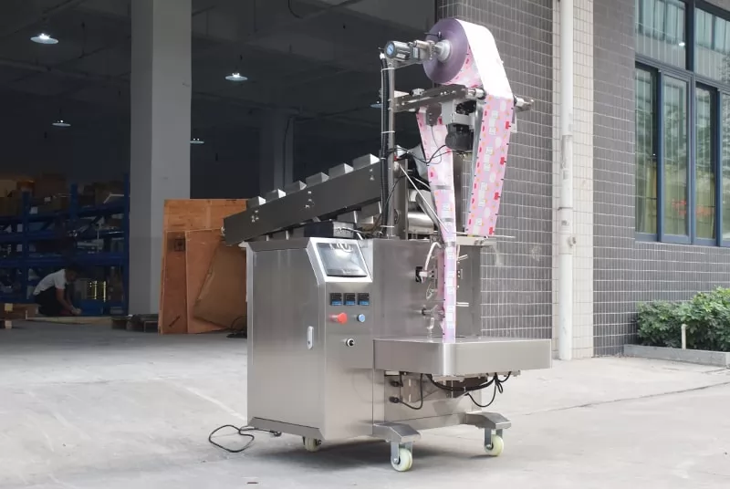 three-dimensional triangle bags packing machine