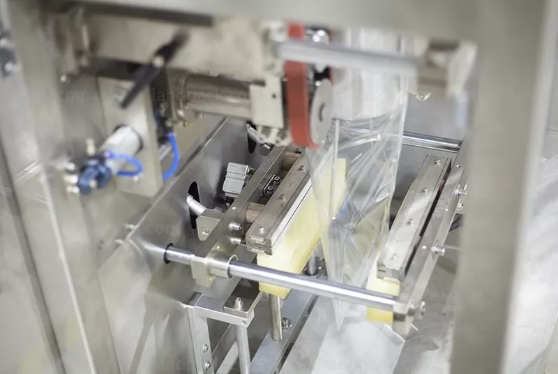 chicken packing machine