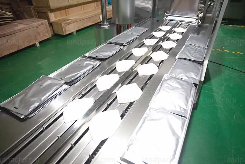 masks packing machine