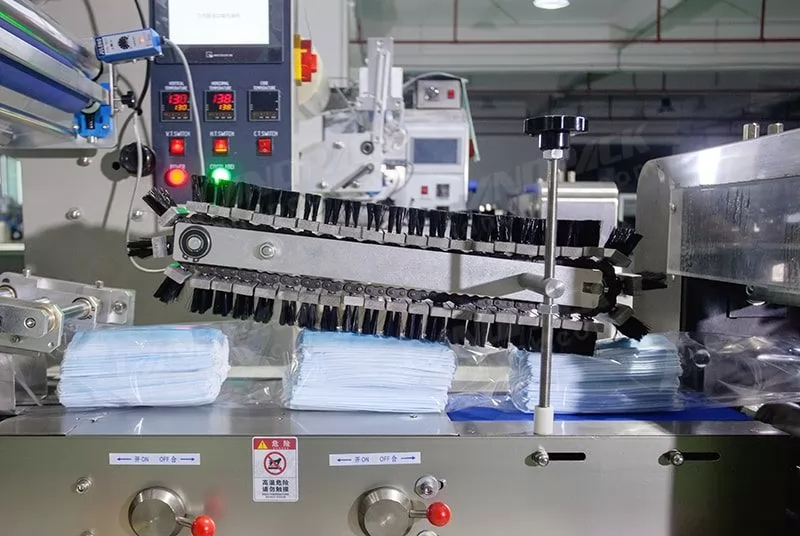 surgical mask packing machine