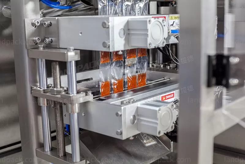 sachet packing machine