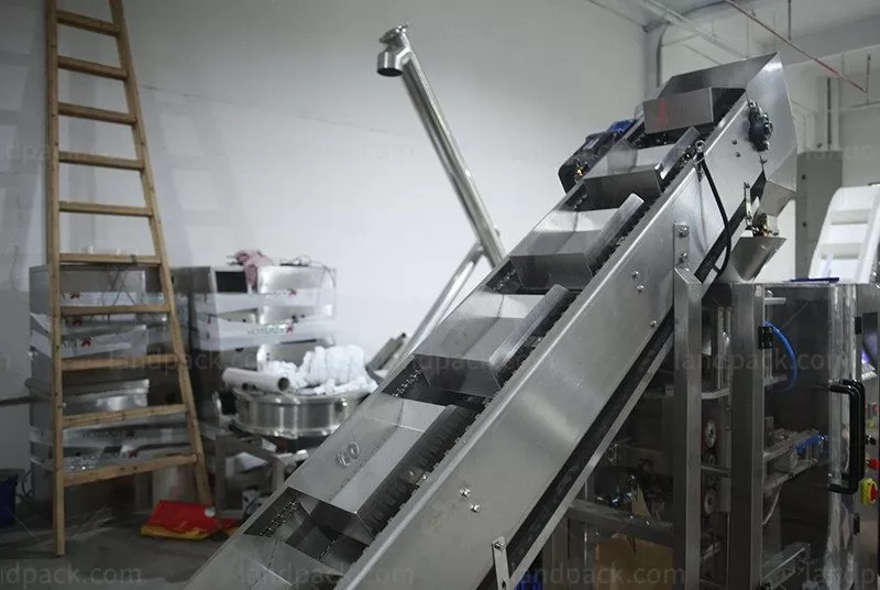 snacks pouch packing machine