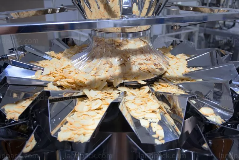 automatic snacks packing machine