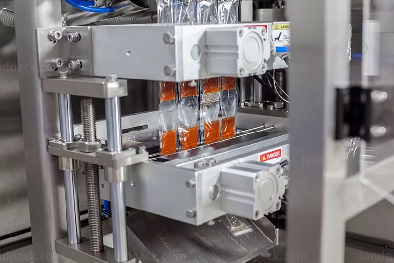 automatic liquid packaging machine