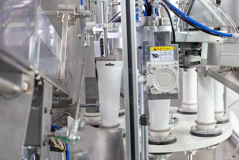 automatic liquid packaging machine