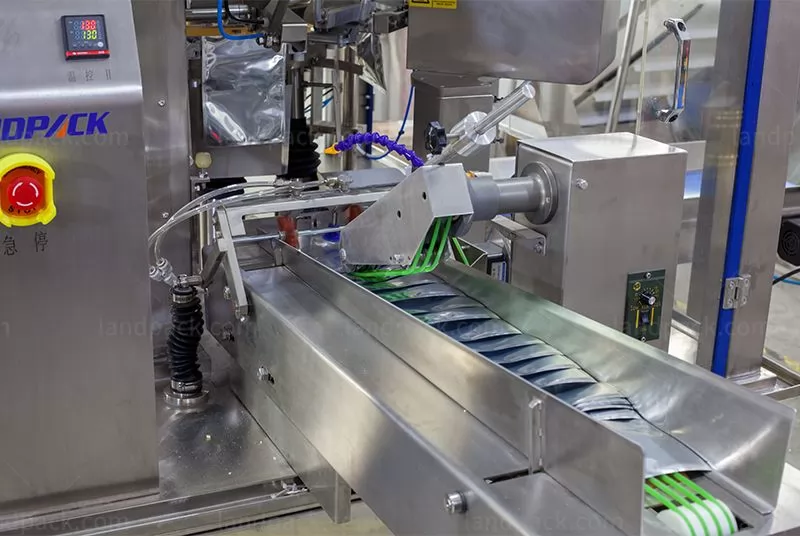 zipper pouch packing machine