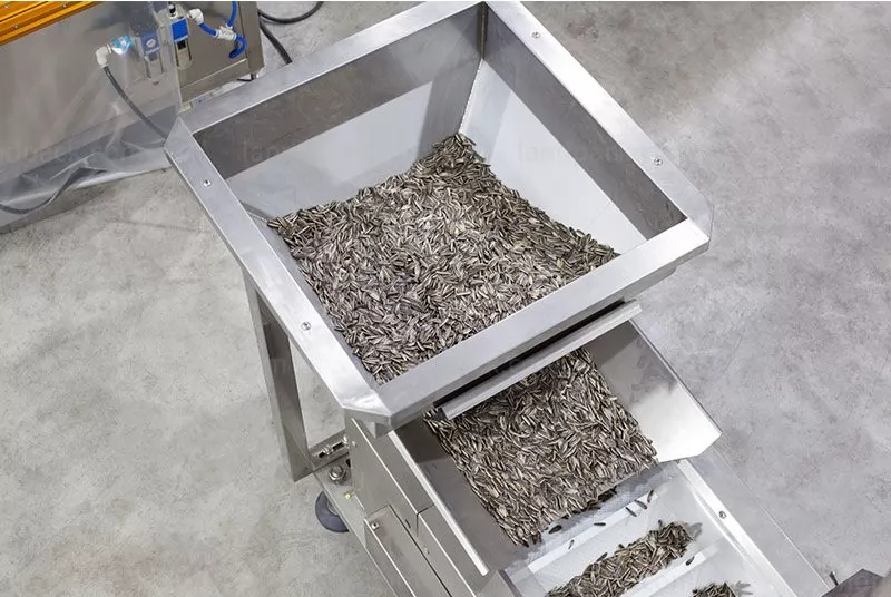 seed counting and packaging machine