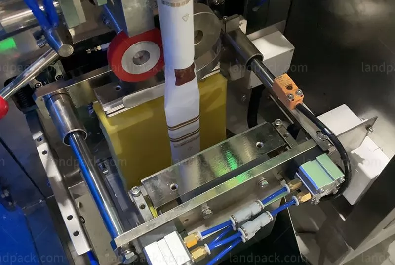 screw packaging machine