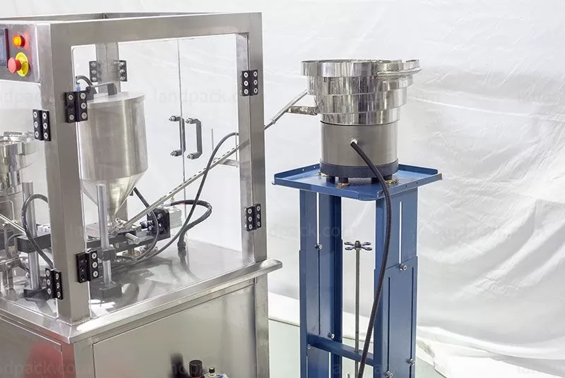 desiccant packaging machine