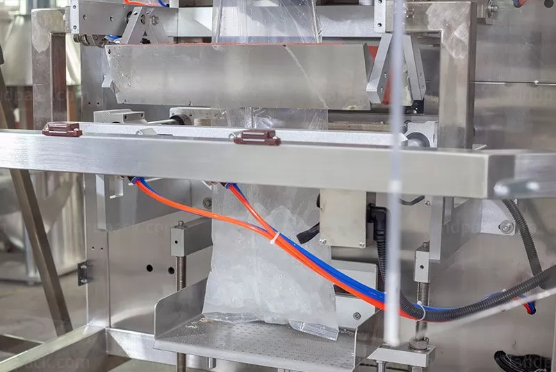 tube ice packing machine