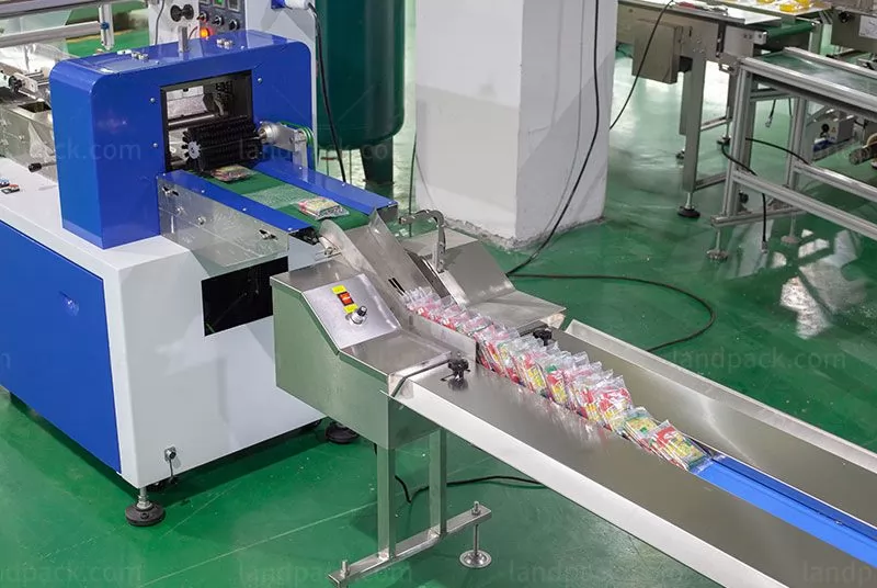 noodle packing machine