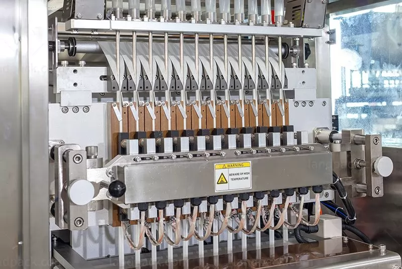 sachet packaging machine