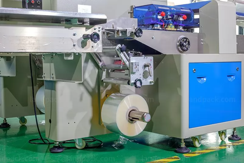 plastic spoon packing machine