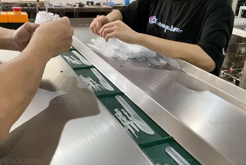 spoon packing machine