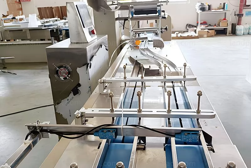 cookie packaging machine