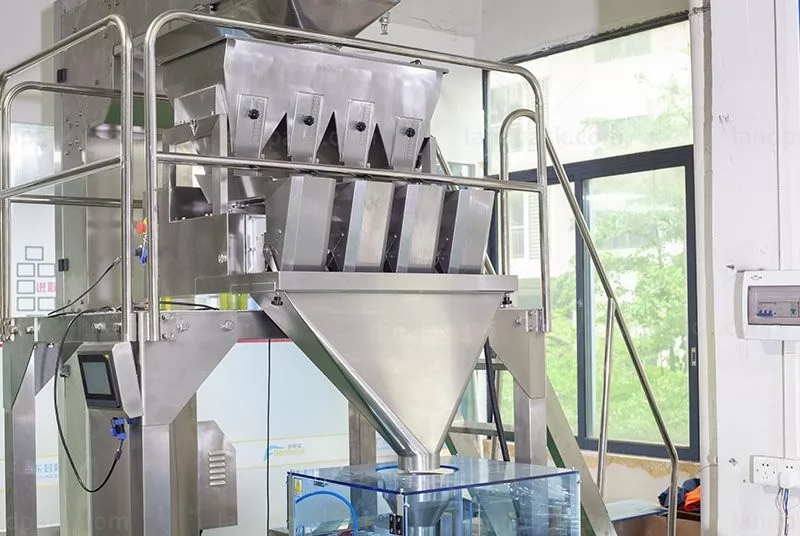 zip lock pouch packing machine