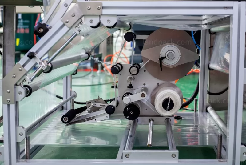 horizontal flow wrap machine