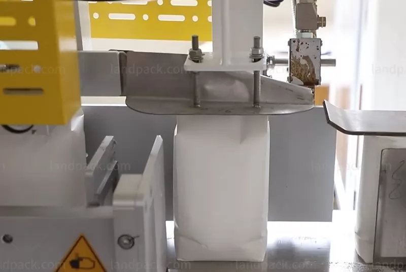 fully automatic flour packing machine