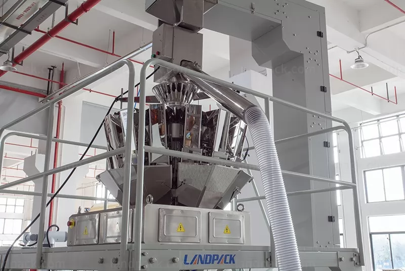 nuts packing machine