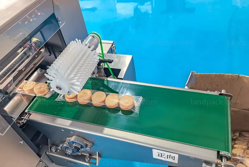 biscuit packaging machine manufacturers