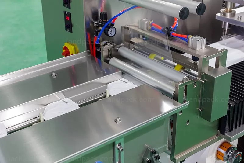 4 side sealing packing machine