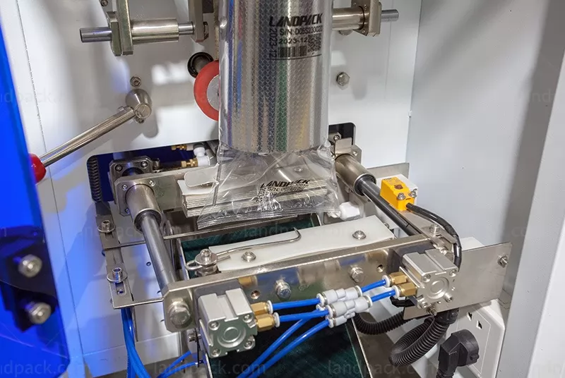 fastener packing machine fastener packing machine