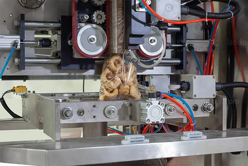 automatic snacks packing machine automatic snacks packing machine