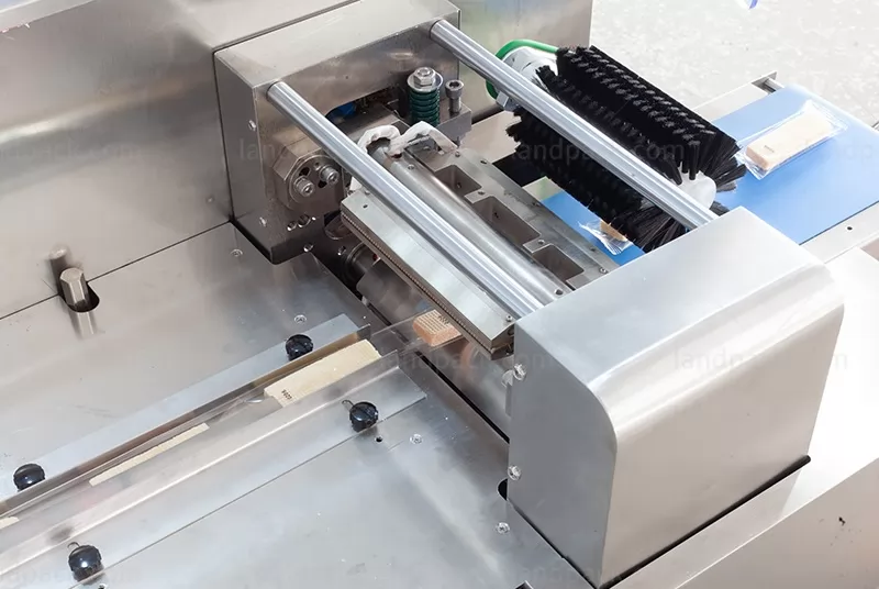 flow wrap machine