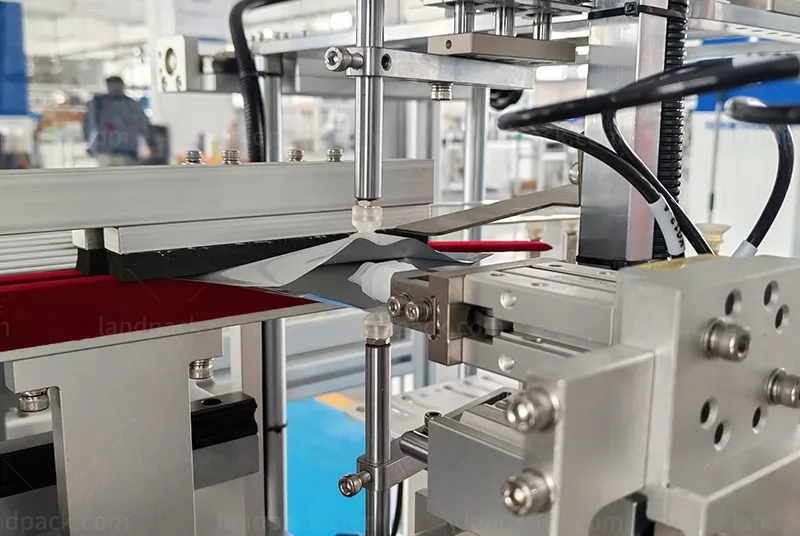 spout insert machine spout insert machine
