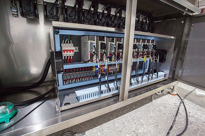 High Speed 10 Heads Liquid Spout Pouch Filling and Capping Machine