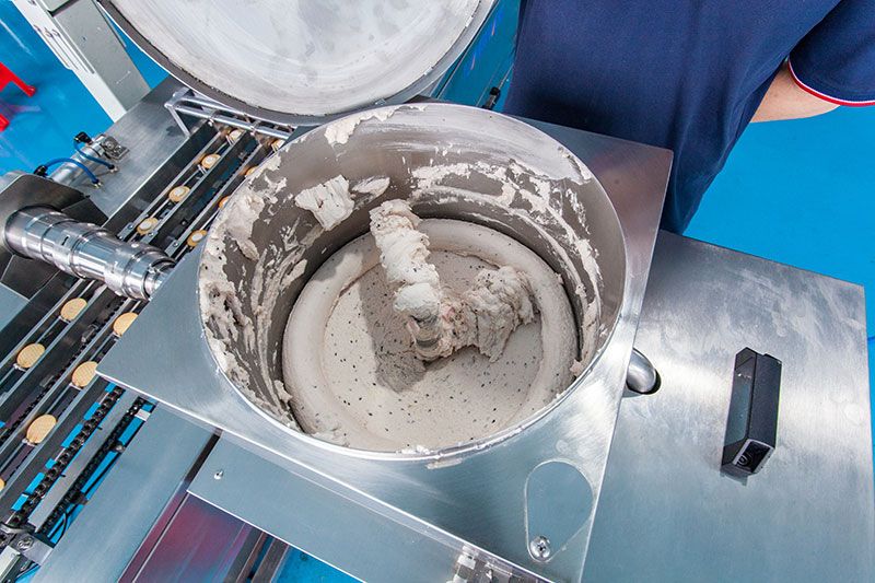 High Speed Feeding And Packing Line For Sandwich Biscuits
