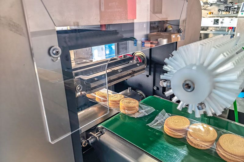High Speed Feeding And Packing Line For Sandwich Biscuits