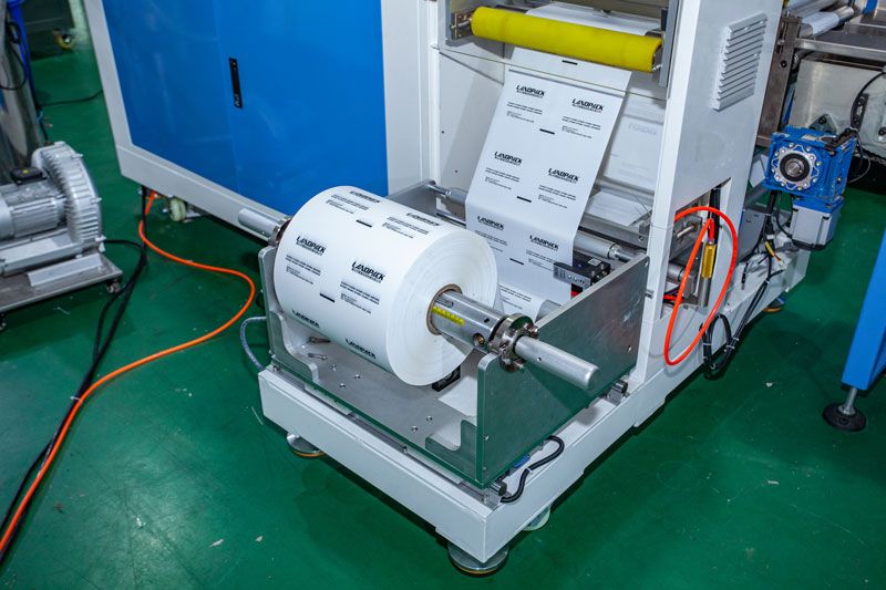 Fully Automatic Four Side Sealing Horizontal Packaging Machine