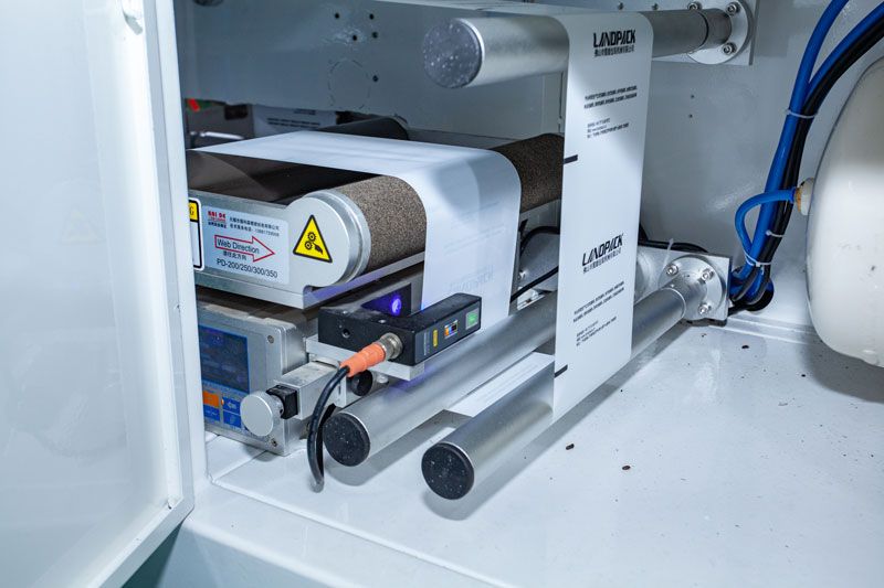 Fully Automatic Four Side Sealing Horizontal Packaging Machine