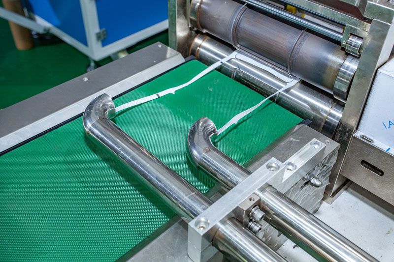 Fully Automatic Four Side Sealing Horizontal Packaging Machine