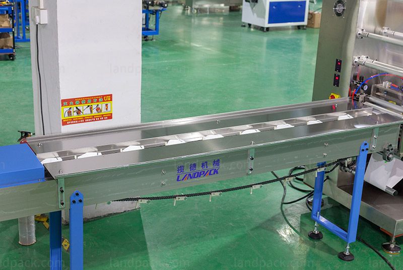 Four-Side Sealing Packing Machine | Face Mask Medicine Patch Flow Packing Machine