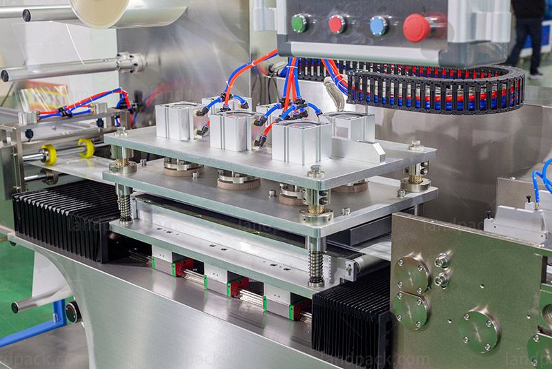 Four-Side Sealing Packing Machine | Face Mask Medicine Patch Flow Packing Machine
