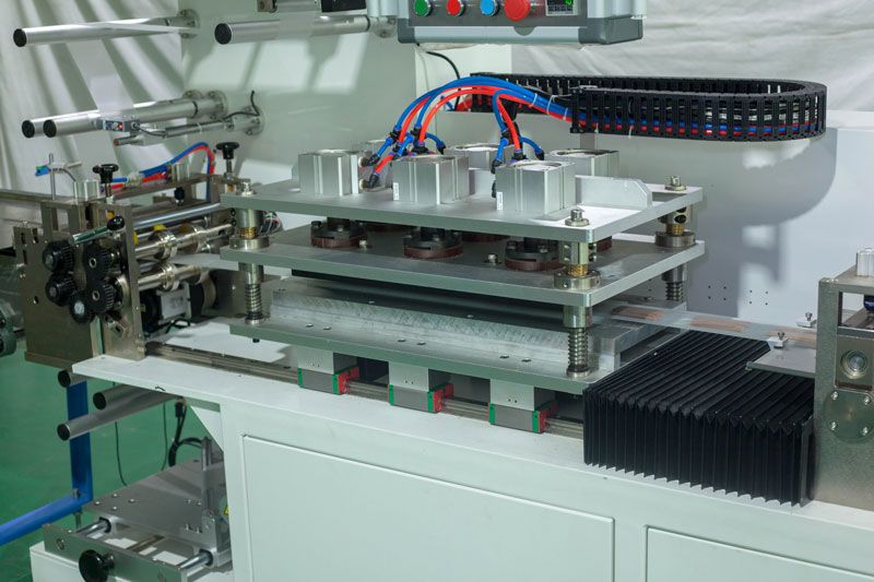 Fully Automatic Four Side Sealing Horizontal Packaging Machine