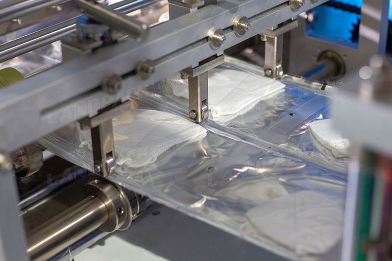 four side sealing machine