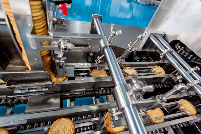 Automatic Cream Biscuit Sandwiching Machine with Food Packaging Machine