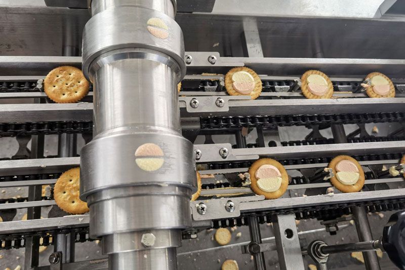 Automatic Cream Biscuit Sandwiching Machine with Food Packaging Machine