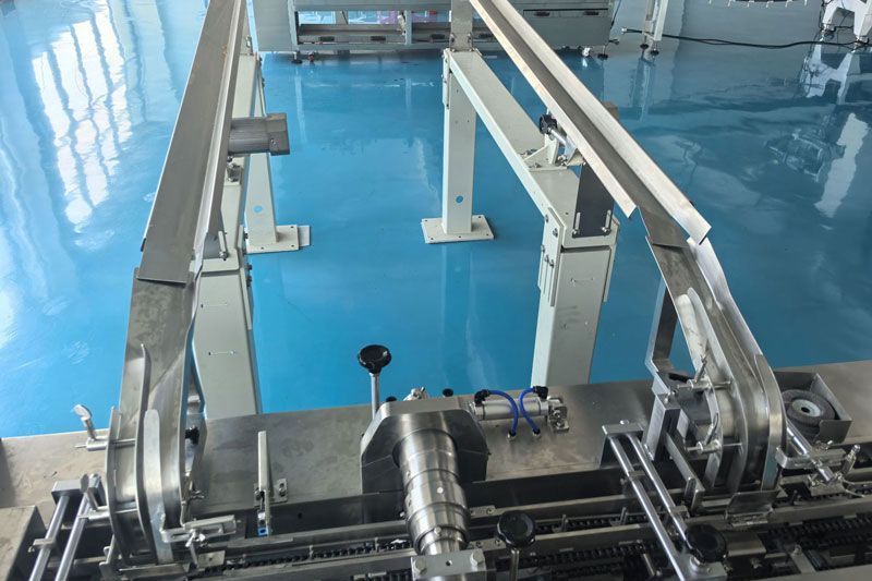 Automatic Cream Biscuit Sandwiching Machine with Food Packaging Machine