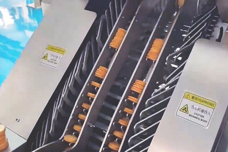 Biscuit Sandwiching Machine with Biscuit Flow Packing Machine